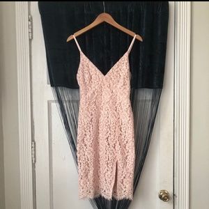 NWT Lulu's bodycon lace dress